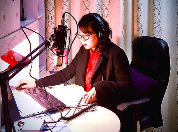 2020年疫情留給全體師生家長的關(guān)鍵詞 一定是 網(wǎng) 課 學(xué)生們和各種學(xué)習(xí)軟件斗智斗勇 老師被迫成為“18線主播”使出渾身解數(shù)